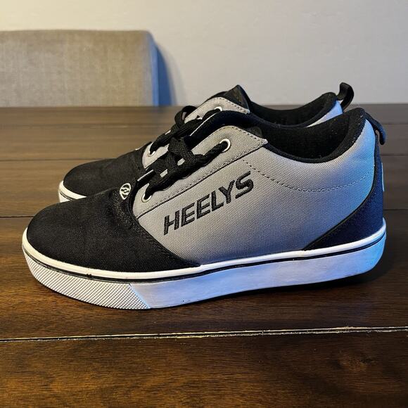 Heelys PRO20 HE100761 Gray & Black canvas skate wheeled shoes Youth size 6 - Picture 1 of 6